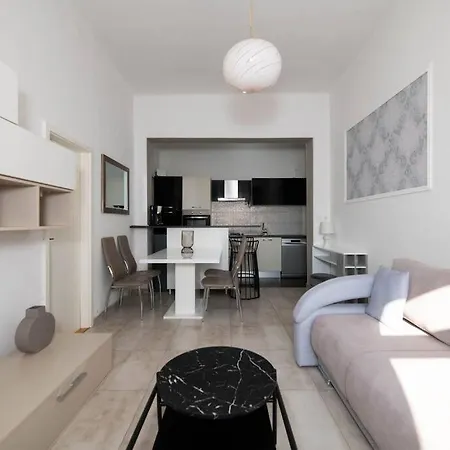 Val With Sea View Apartamento