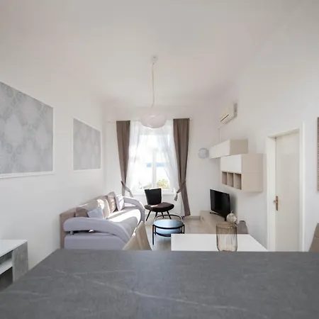 Apartment Val With Sea View Apartment *