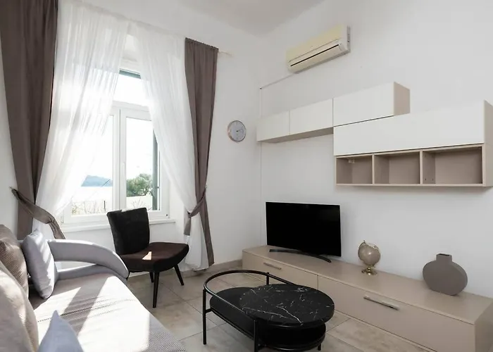 Daire Apartment Val With Sea View *