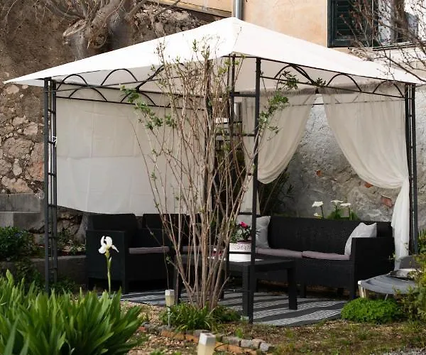 Apartment Val With Sea View